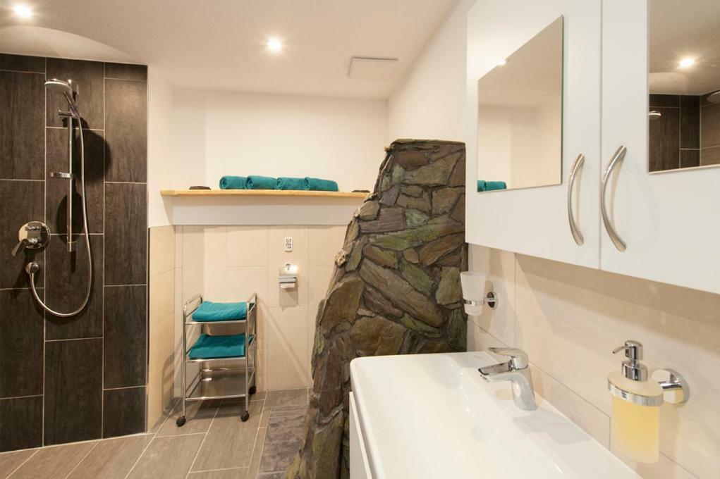 Haus Heiss Apartment พรุตซ์ ภายนอก รูปภาพ